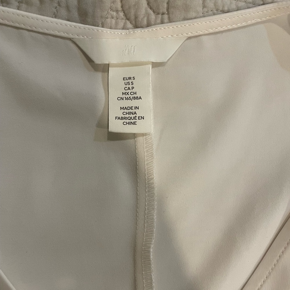 H&M Top - Picture 4 of 4